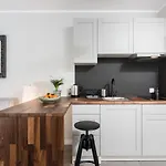Slusarska Apartment 1